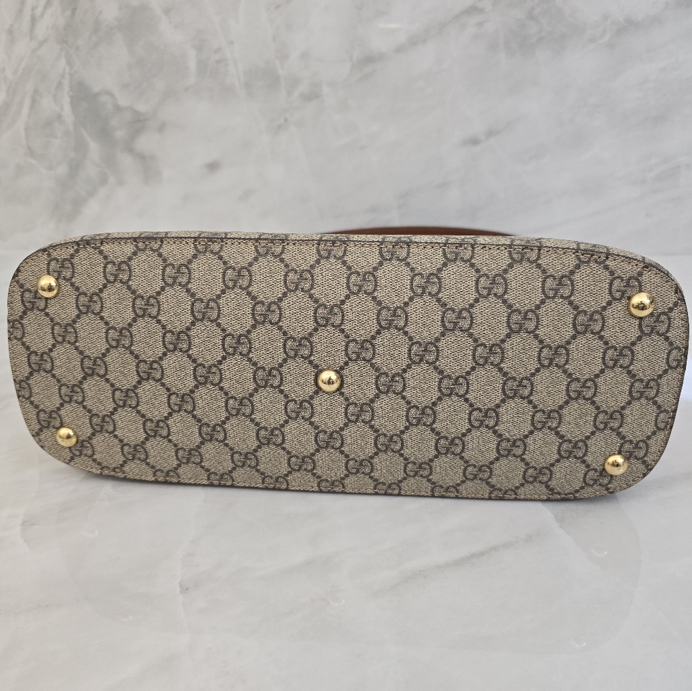 Gucci GG Supreme Beige and Brown Shoulder Bag - Picture 7 of 15